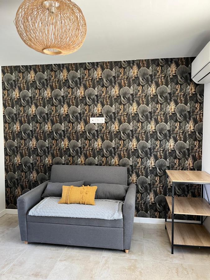 Location Saisonniere 1 *