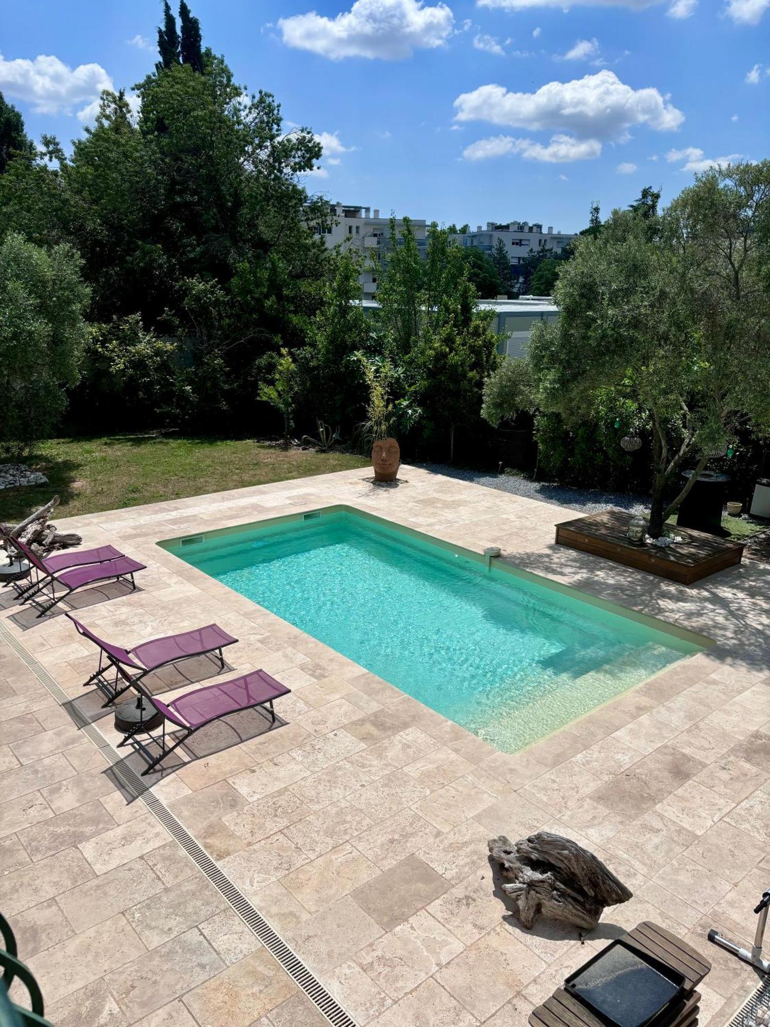 Location Saisonniere 1 *